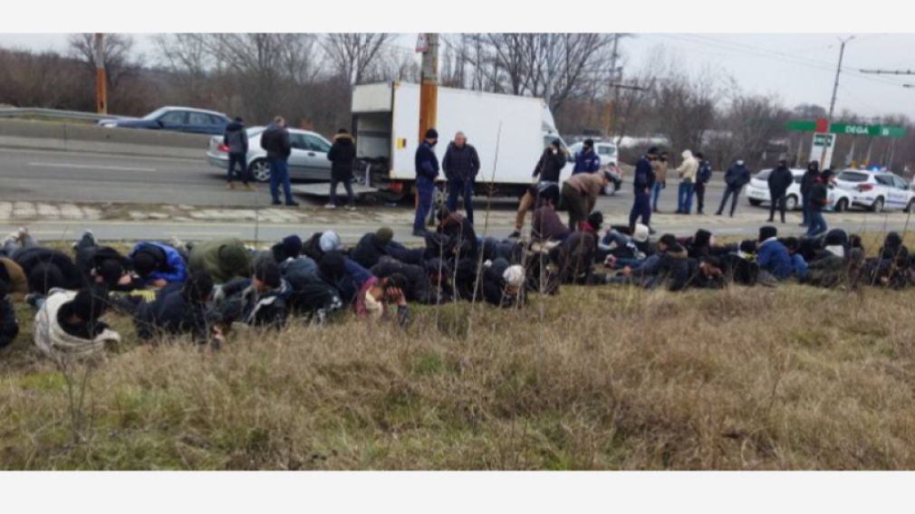 54 мигранта задержаны на автомагистрали 