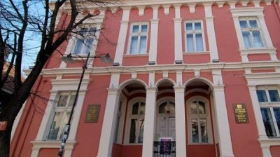 Региональный исторический музей г. Сливен подарил книги болгарам в Молдове и Украине