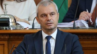 "Возрождение" исключило из паламентской фракции трех депутатов