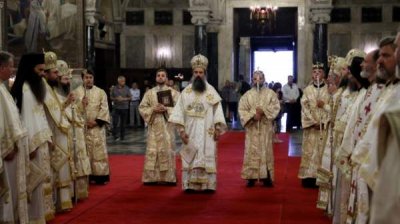 Патриарший кафедральный храм-памятник Св. Александру Невскому чествует свой летний престольный праздник