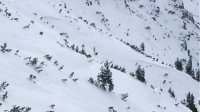 Лавинная опасность в горах остается высокой