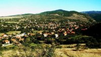 Красивое село Элешница у подножья гор Стара-Планина