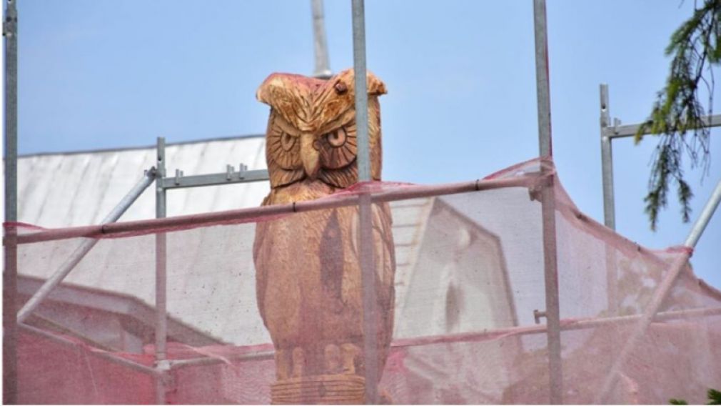 Обновляют деревянные скульптуры в городе Враца