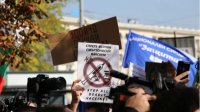 Протестами, требованиями повышения зарплат и недовольством болгары встречают ввод зеленых сертификатов