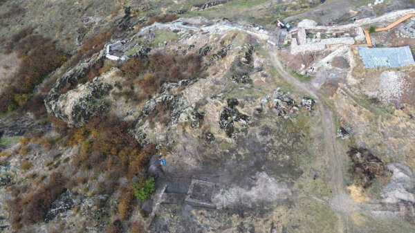 При раскопках в Русокастро обнаружили монументальное здание и серебряные монеты