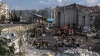 Не менее трех жертв ракетного удара в украинском городе Днепр