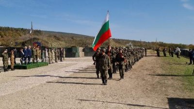 На полигоне Ново-Село боевая группа НАТО отрабатывает отражение атаки противника