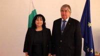 Министр Петкова провела разговор с послом России Анатолием Макаровым
