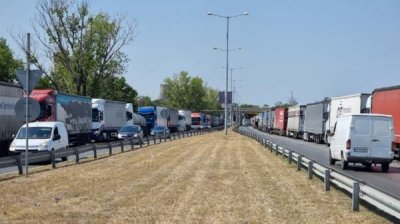 На пограничном пункте "Дунай мост" у Русе на границе с Румынией образовались пробки