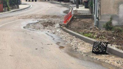 Проливные дожди повредили дорожную инфраструктуру страны