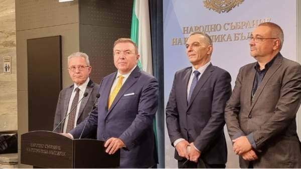 Правящие договорились о ротации спикера парламента