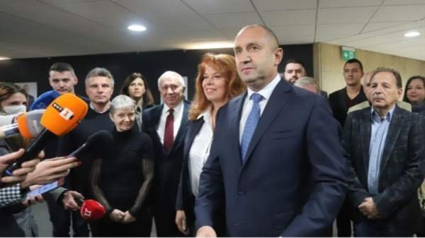 Румен Радев и «Продолжаем перемены» лидируют при обработанных 21,21 % голосов болгар