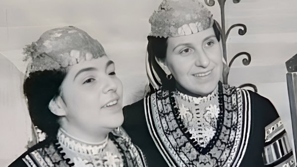 &laquo;Парень дарит золото девице&raquo; - хит среди неповторимых шопских двухголосых песен