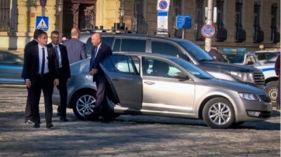 Совет министров предложил обеспечить служебные машины для президентской администрации из автопарка НСО