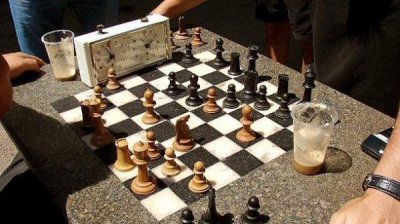 В гостях у софийских любителей шахмат, утверждающих, что это – космическая игра